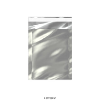 Błyszczące metaliczne koperty foliowe