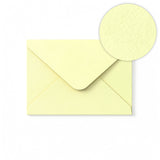 koperta w kolorze kości słoniowej ze struktura młotkową 133x184 mm