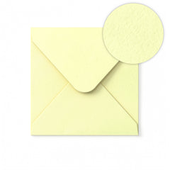 koperta w kolorze kości słoniowej ze struktura młotkową 155x155 mm