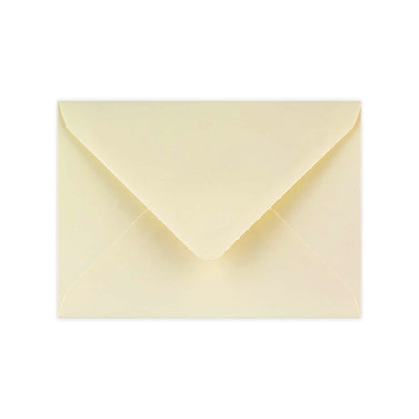114x162 mm (C6) Koperta kość słoniowa z gładką powierzchnią